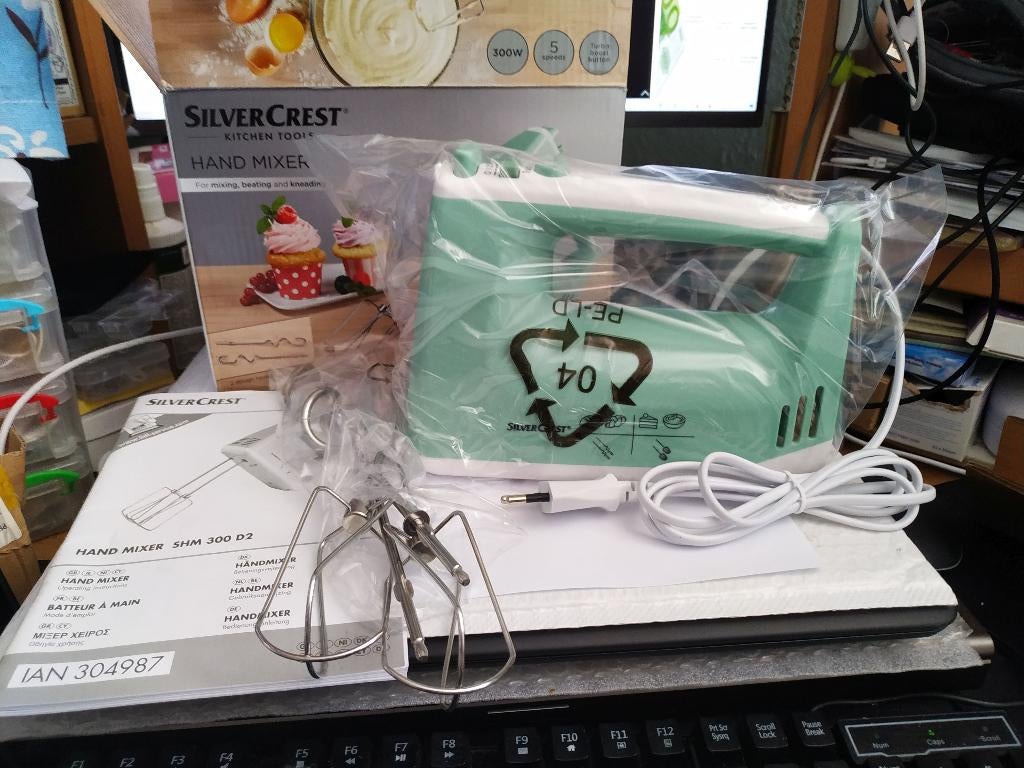 Handmixer 300 W, Minder dan 1 liter, Ophalen of Verzenden, Nieuw, 3 snelheden of meer