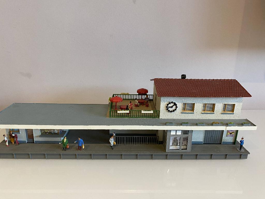 HO Pola station (774), Overige merken, Gebruikt, Gelijkstroom of Wisselstroom, Brug, Tunnel of Gebouw