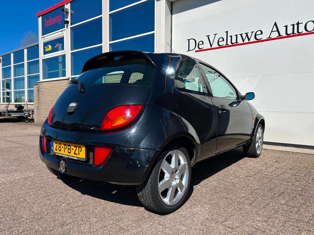 Ford Ka 1.6 SportKa|95pk|Airco|Radio|Leder|, Ka, 4 stoelen, Zwart, Handgeschakeld