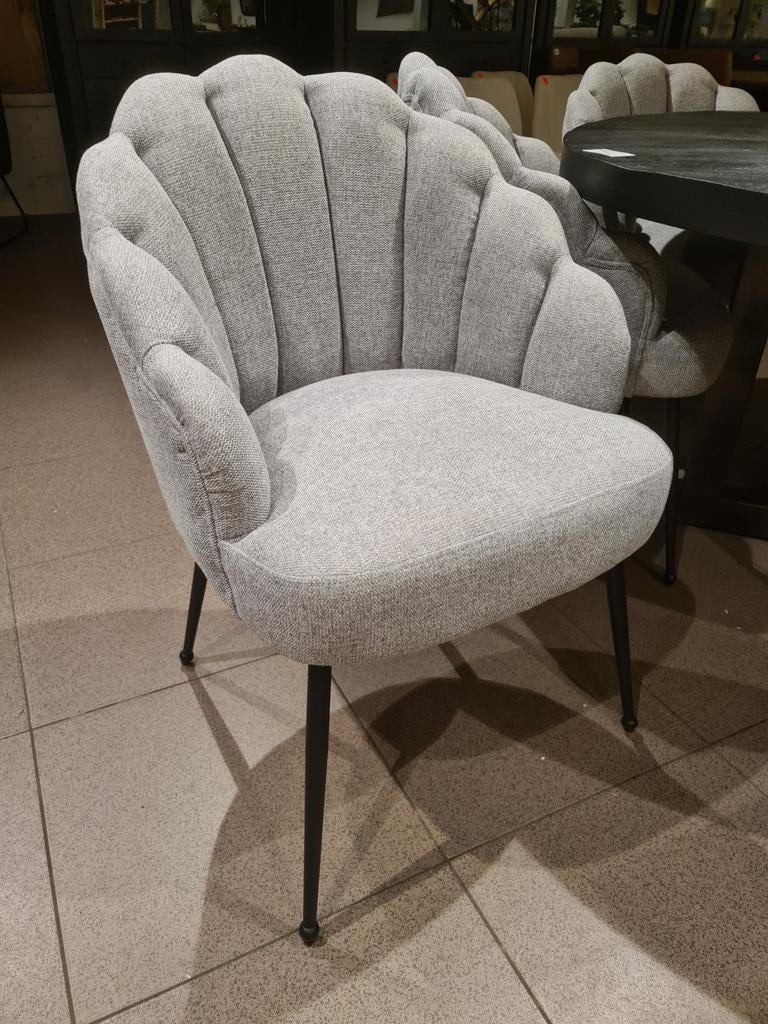 Nieuwe luxe eetkamerstoel schelp model grijs zwarte poot €75, Ophalen, Industrieel landelijk barok brocante koloniaal boheems vintage