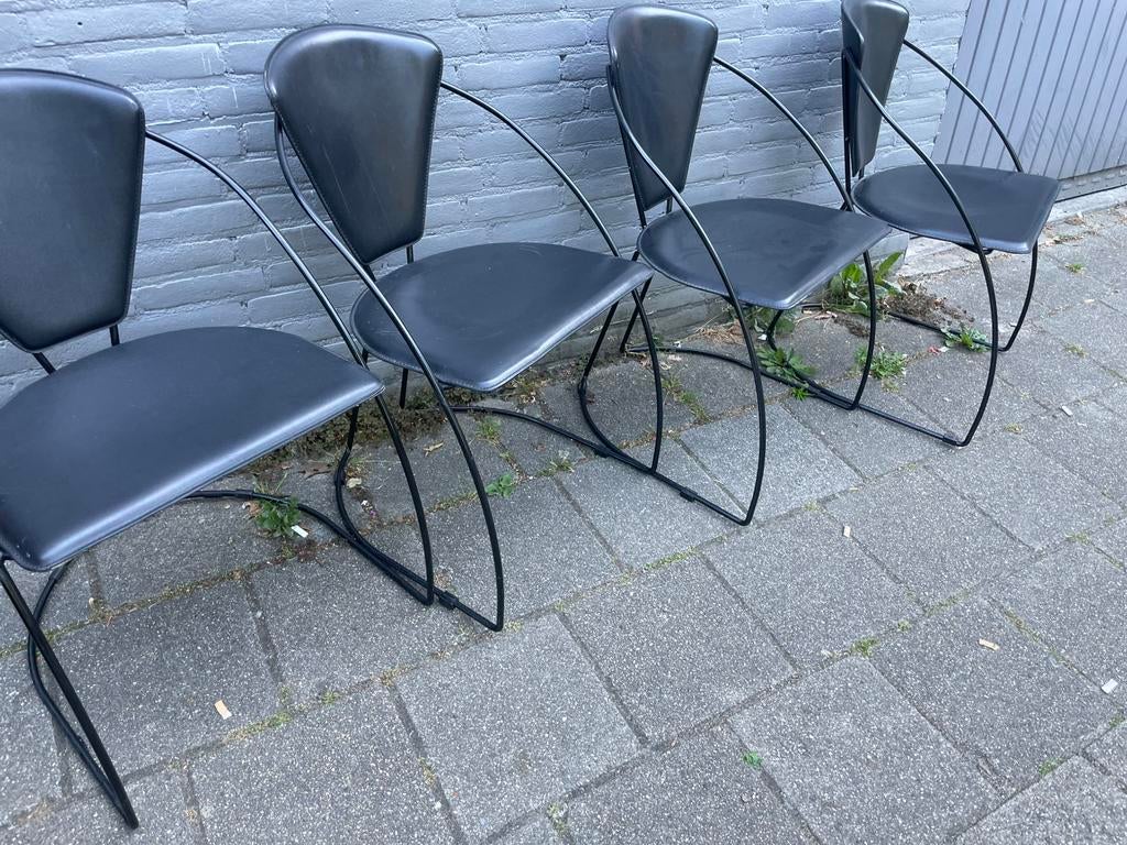 4 zwarte vintage Arrben Linda eetkamerstoelen design, Ophalen, Zwart, Vintage, Zo goed als nieuw