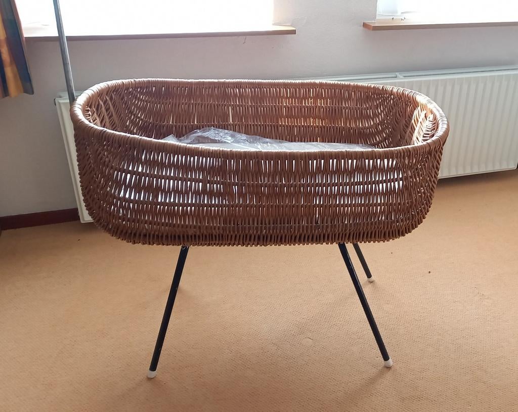 Rotan wieg, Ophalen, Gebruikt, Wieg