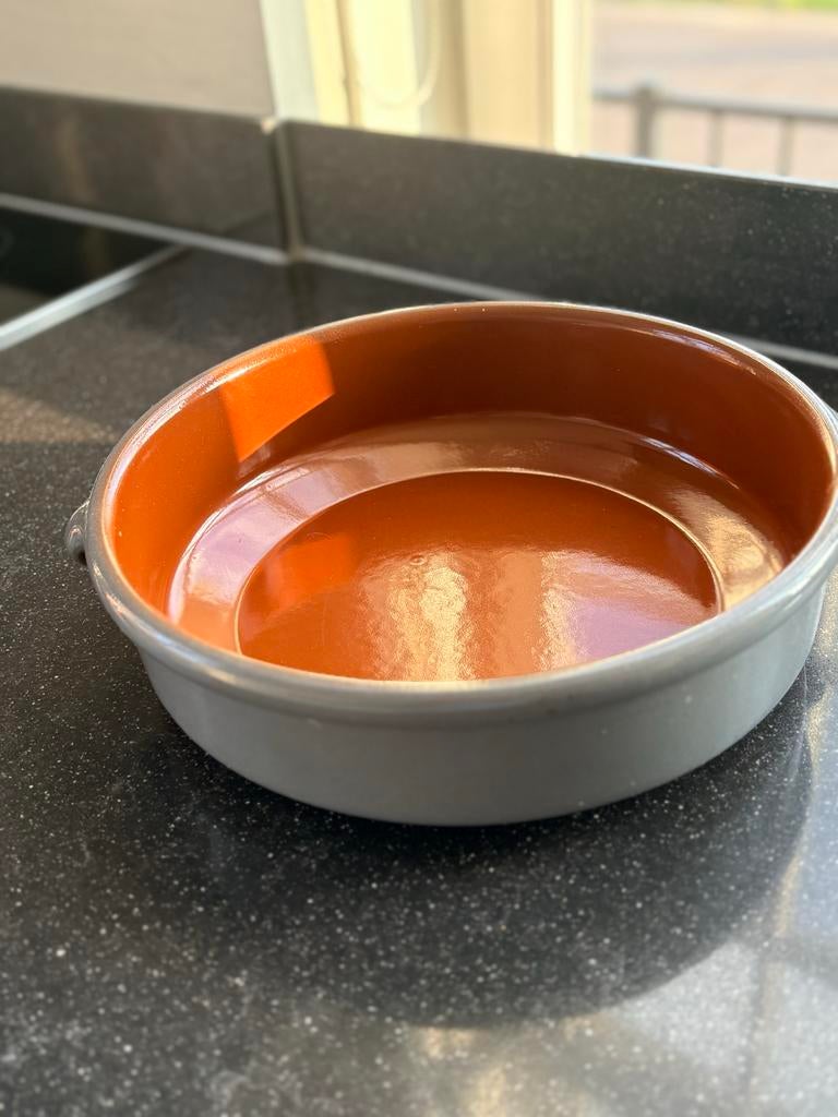 Ronde aardewerk ovenschaal, Ø 30 cm, Ophalen of Verzenden, Zo goed als nieuw