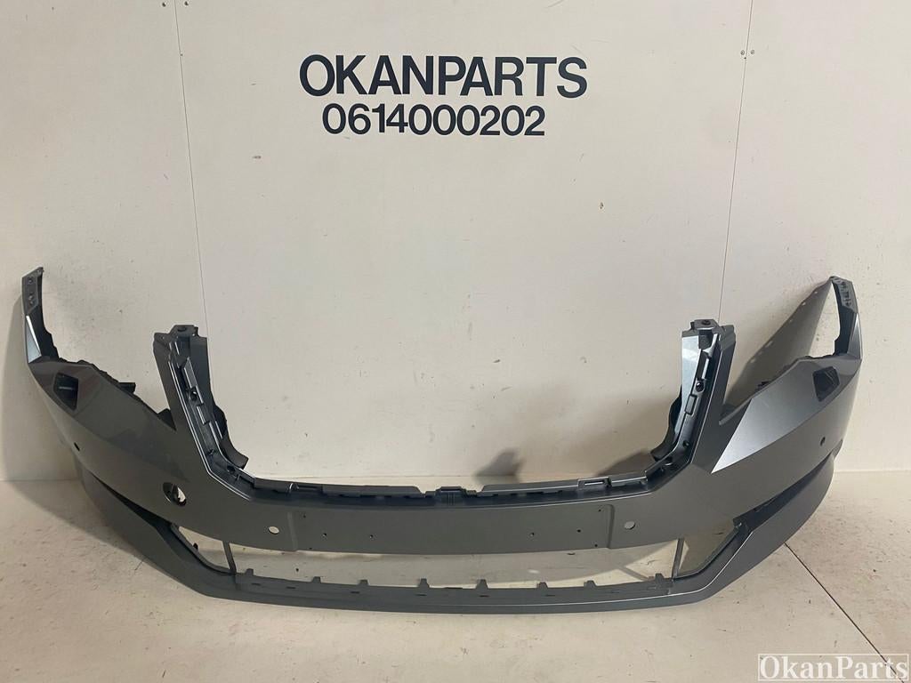 Skoda Superb III Voorbumper 3V0807221, Ophalen of Verzenden, Gebruikt, Voor, Bumper
