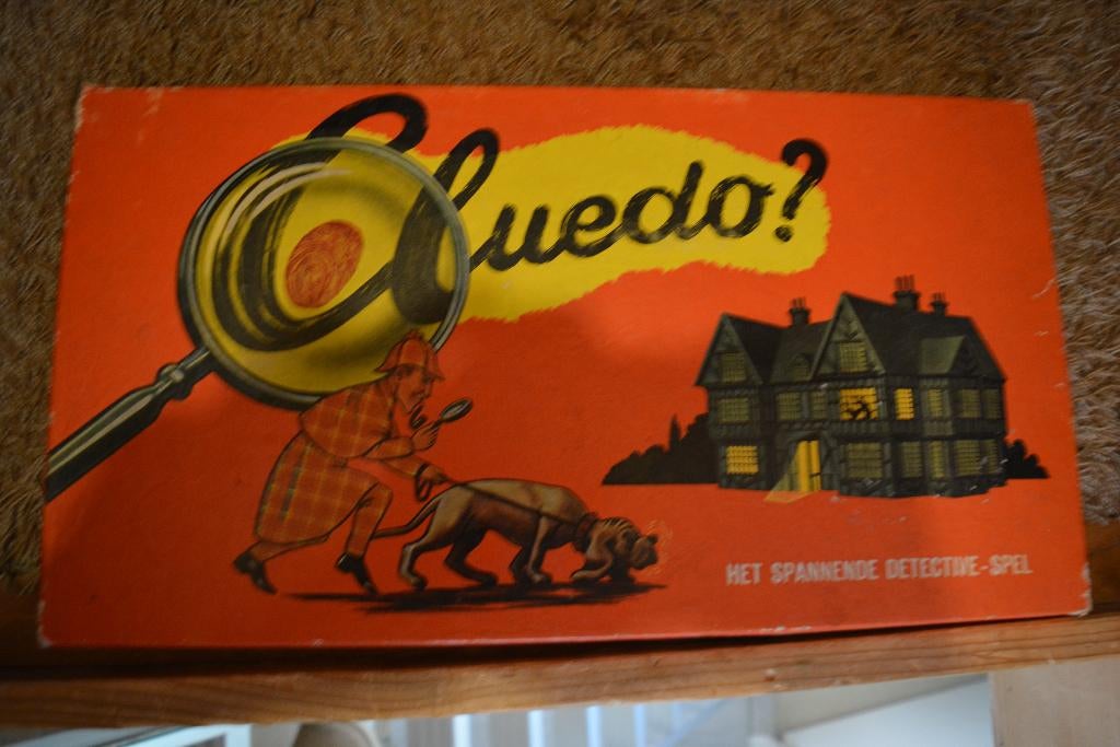 cluedo (verschillende versies), Hobby en Vrije tijd, Gezelschapsspellen | Bordspellen, Ophalen of Verzenden, Gebruikt