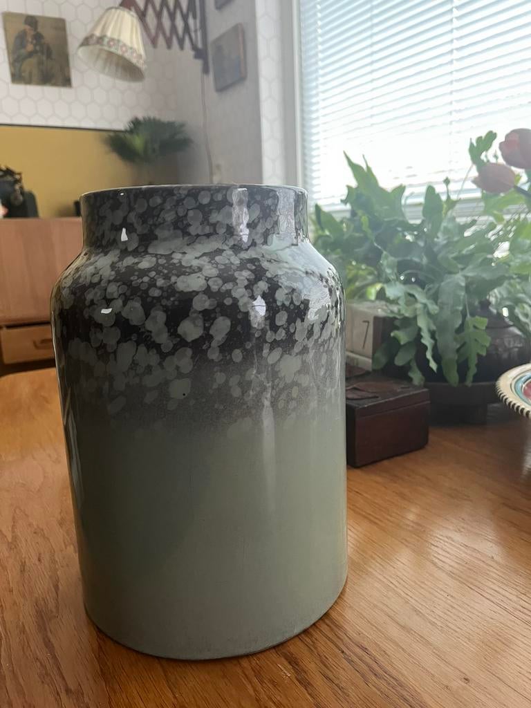 Nog 2 dagen:Grote vaas/bloempot. Limited edition van de HEMA, Steen, Ophalen of Verzenden, Zo goed als nieuw, Minder dan 50 cm