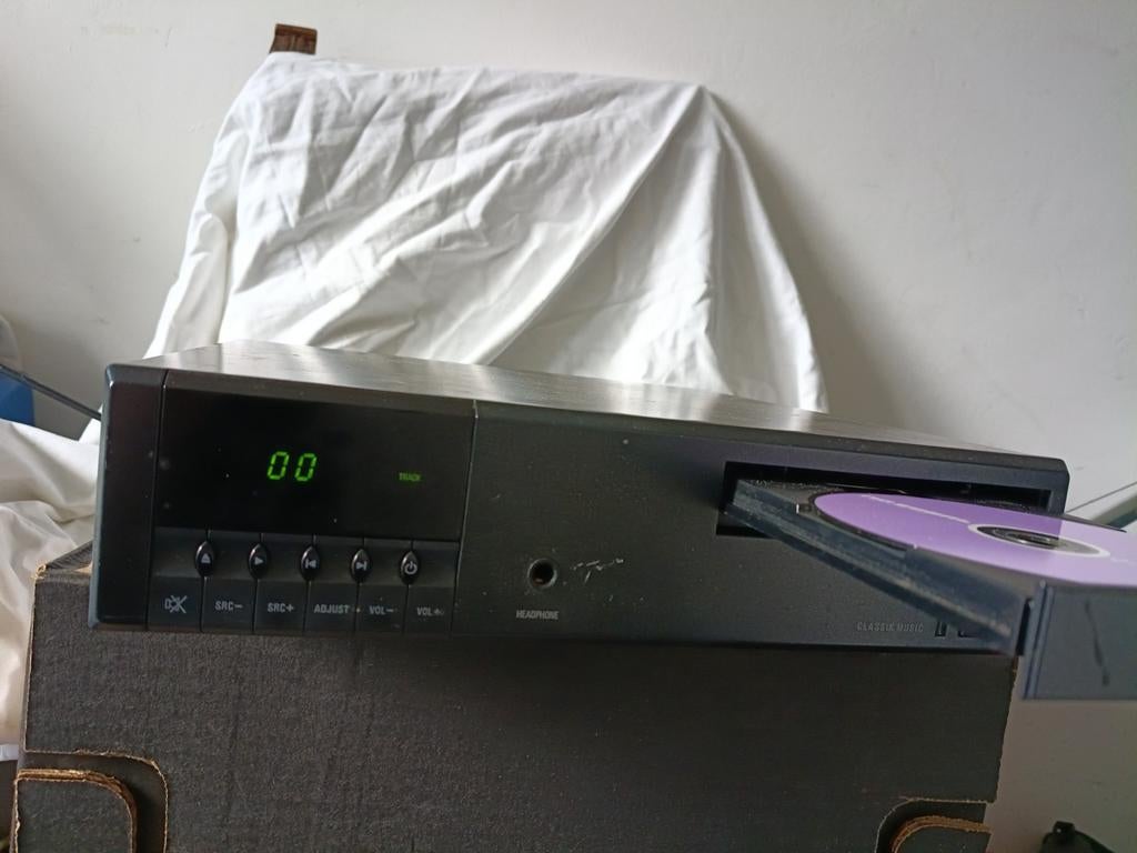 Zwarte cd-speler met hoofdtelefoonaansluiting, Ophalen of Verzenden