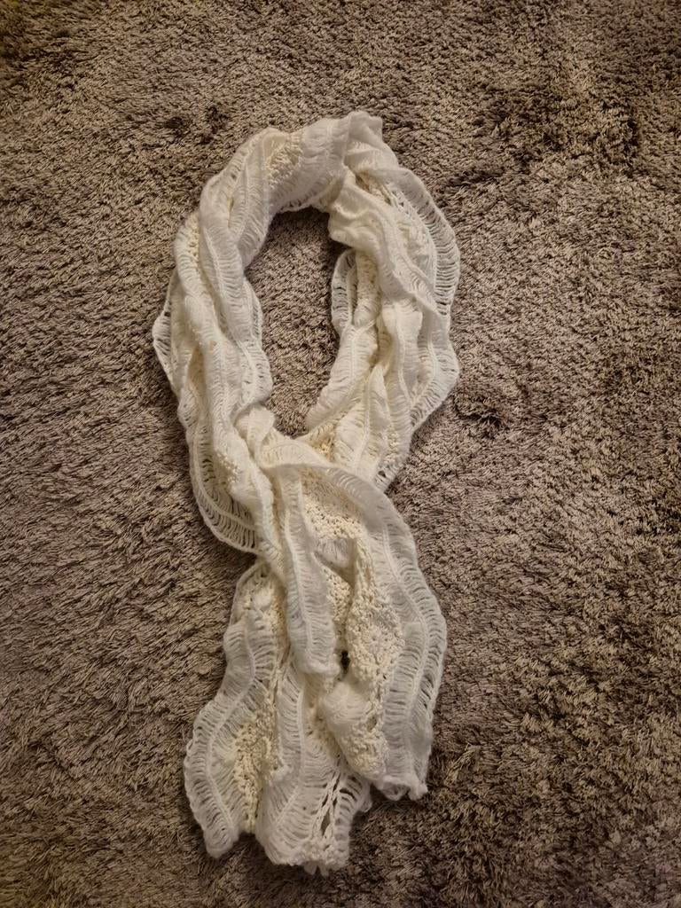 Witte gehaakte sjaal van Zara, Maat 38/40 (M), Zara, Ophalen of Verzenden, Zo goed als nieuw