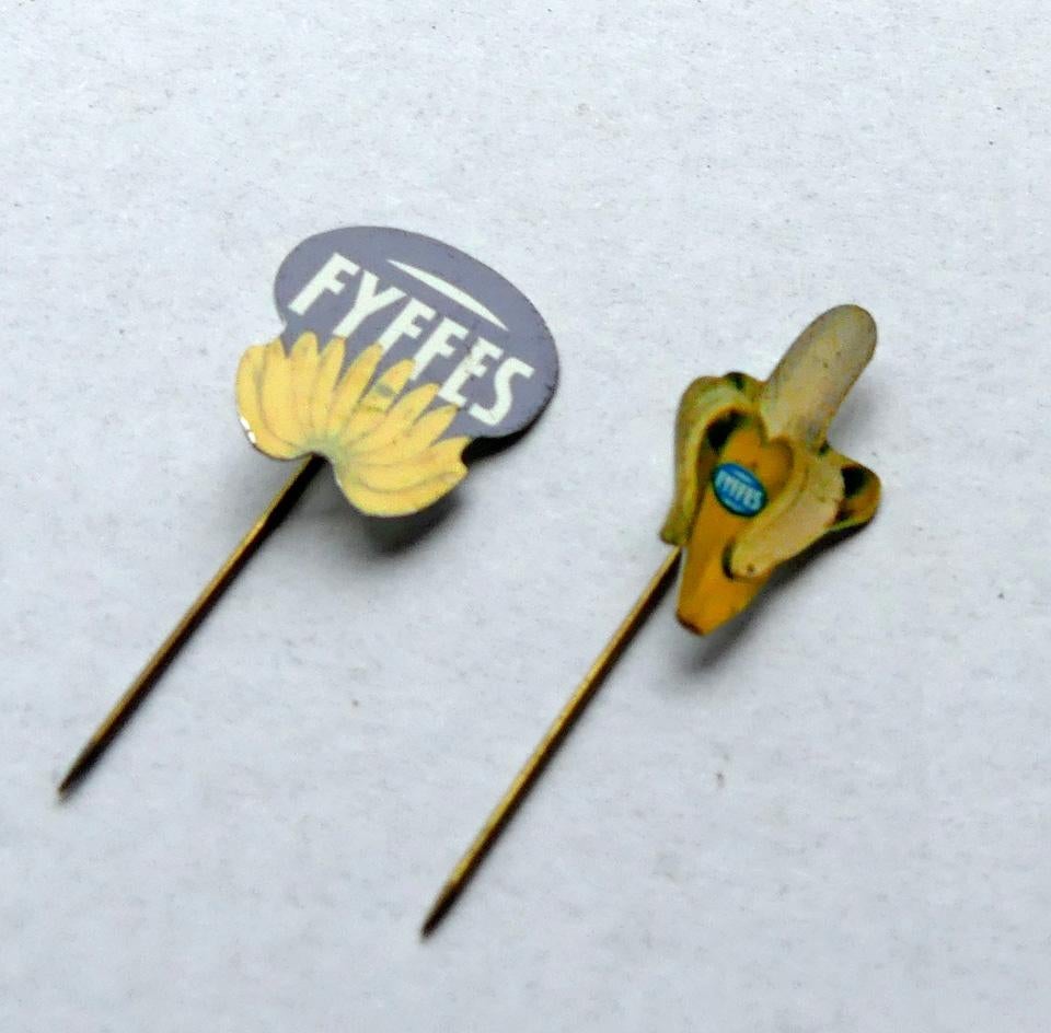 Fyffes bananen speldjes oud speldje 2x banaan, Verzamelen, Speldjes, Pins en Buttons, Ophalen of Verzenden, Gebruikt, Merk, Speldje of Pin