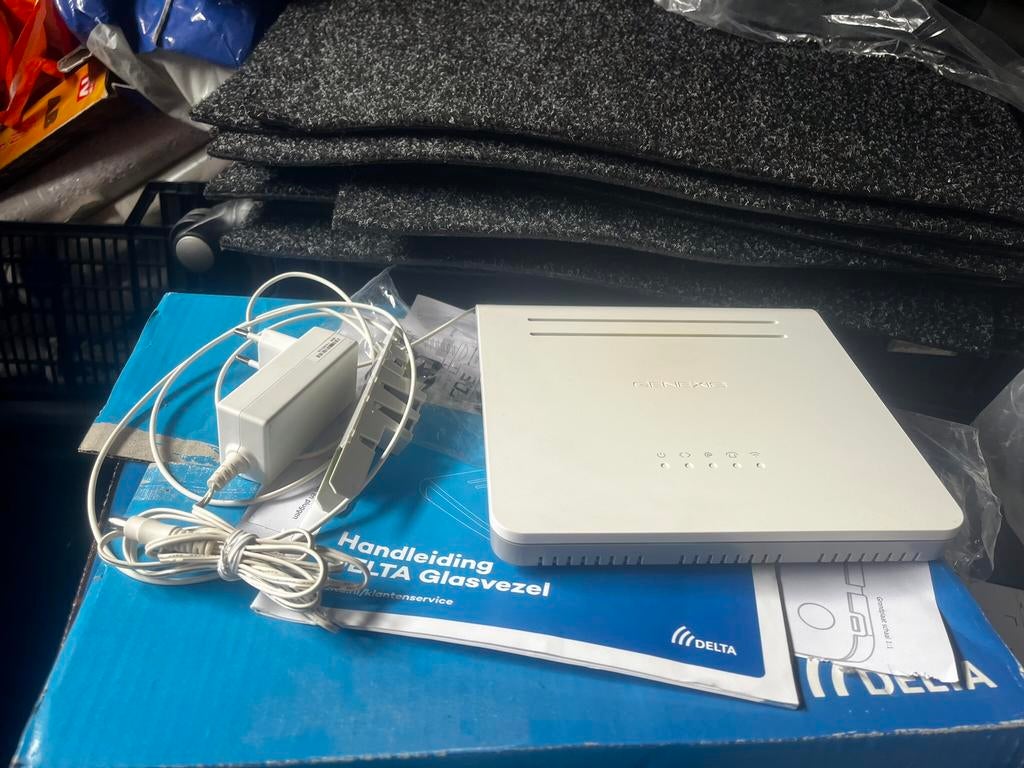 Router Delta glasvezel, Ophalen of Verzenden, Zo goed als nieuw