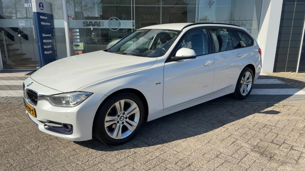 BMW 3 Serie Touring 316i Sport High Executive (bj 2015), Auto's, BMW, Automaat, Gebruikt, 4 cilinders, Wit