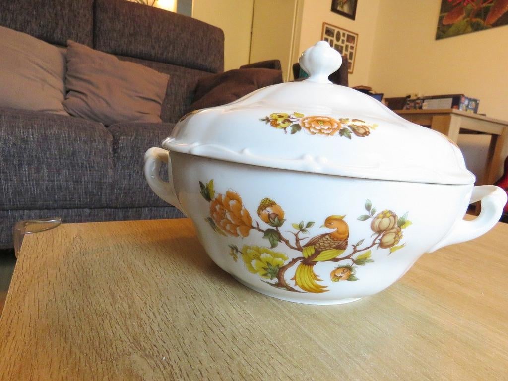 2 oude dekschalen uit 1977
Afbeelding  mooie vogel, Antiek en Kunst, Ophalen of Verzenden