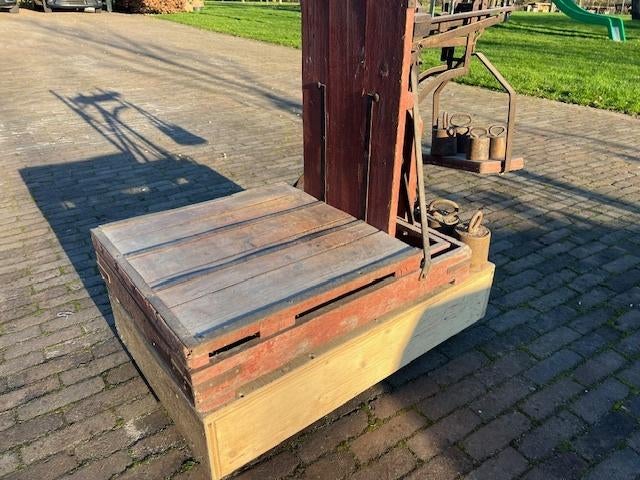 Vintage /antieke bascule met gewichten, Ophalen