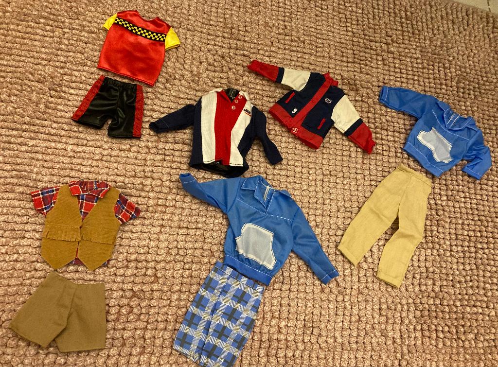 Vintage Ken Barbie Mattel kleertjes barbiekleding als nieuw!, Ophalen of Verzenden, Nieuw, Kleertjes