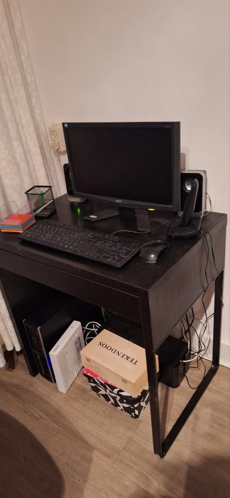 Computer + Tafeltje, beeldscherm etc, Ophalen, 70 tot 120 cm