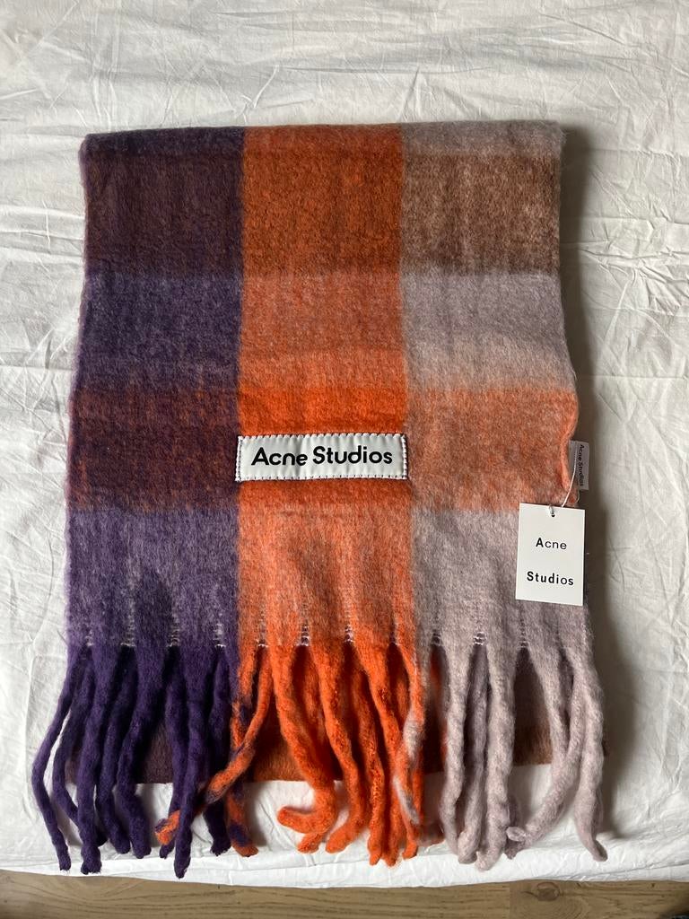 Acne Studios Geruite Sjaal - Nieuw met labels, Kleding | Dames, Ophalen of Verzenden, Nieuw, Maat 46/48 (XL) of groter, Sjaal