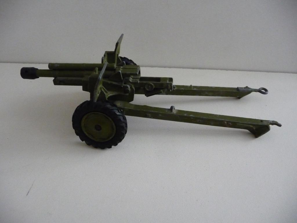 DINKY TOYS - AMERICAN 105mm GUN HOWITZER- made in England, Ophalen of Verzenden, Gebruikt, Auto