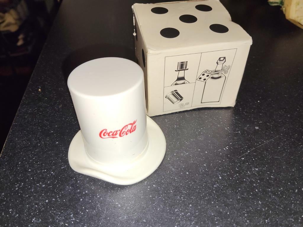 Coca-Cola dobbelbeker met dobbelstenen, Een of twee spelers, Ophalen of Verzenden, Gebruikt, Coca-Cola