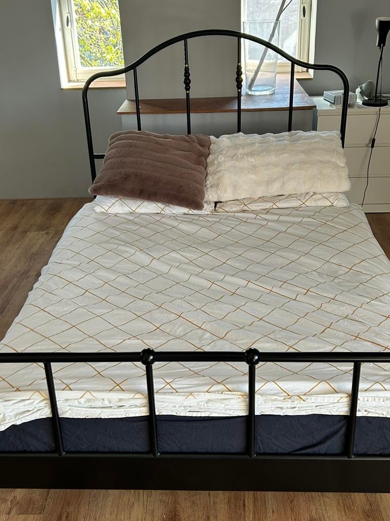 Zwart spijlen bed van IKEA, Ophalen, Zwart, Tweepersoons, 140 cm