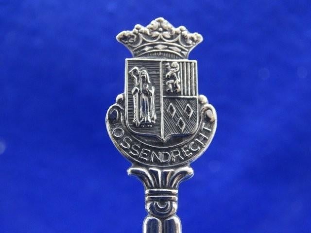 Lepeltje: Ossendrecht, Verzenden