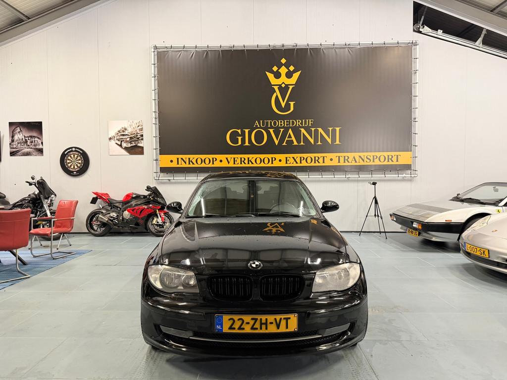 BMW 1-serie 118i High Executive INRUIL MOGELIJK, Auto's, BMW, 1-Serie, Achterwielaandrijving, Zwart, Origineel Nederlands