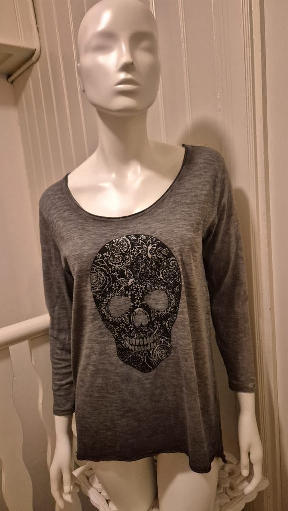 Topje met doodskop, S/36/8, Kleding | Dames, Ophalen of Verzenden, Zo goed als nieuw, Maat 36 (S), Zonder mouw