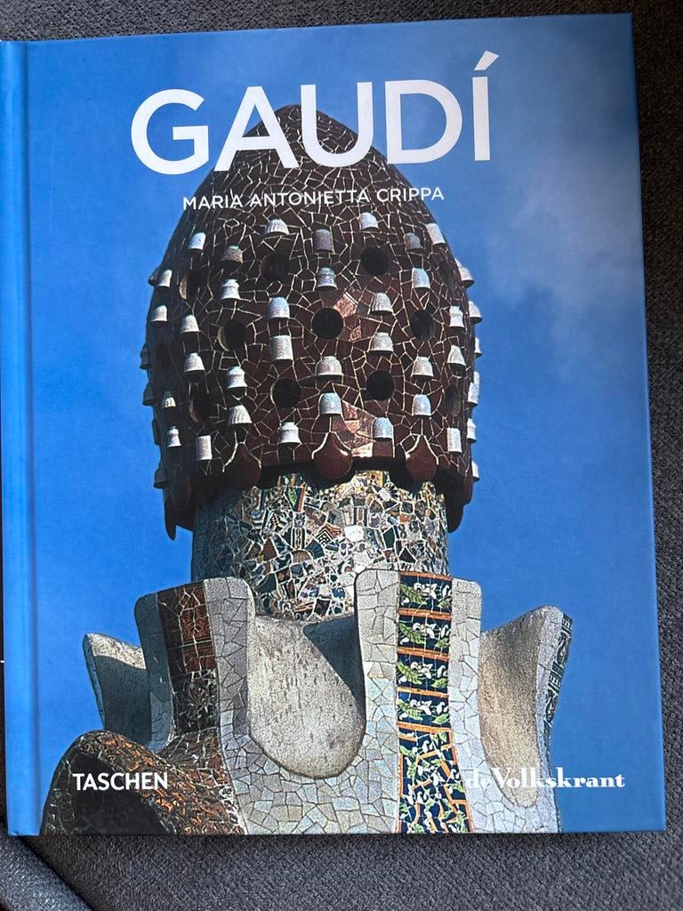 Gaudi - Maria Antonietta Crippa - Taschen, Ophalen of Verzenden, Zo goed als nieuw, Architecten