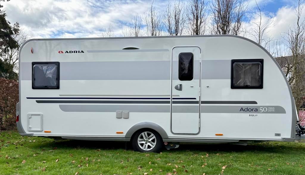 Adria Adora 512UP 50year | airco, mover, ALDE, fietsendrager, Omvormbare zithoek, Rondzit, Particulier, Adria
