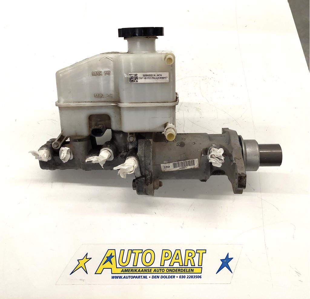 Chevrolet Tahoe hoofdremcilinder 2008-2013, Gebruikt, Info@gm.com, Chevrolet, Ophalen of Verzenden