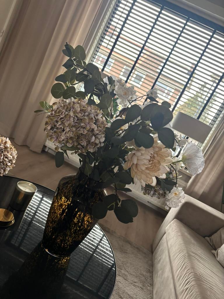 Vaas met zijde bloemen, Ophalen of Verzenden, Zo goed als nieuw