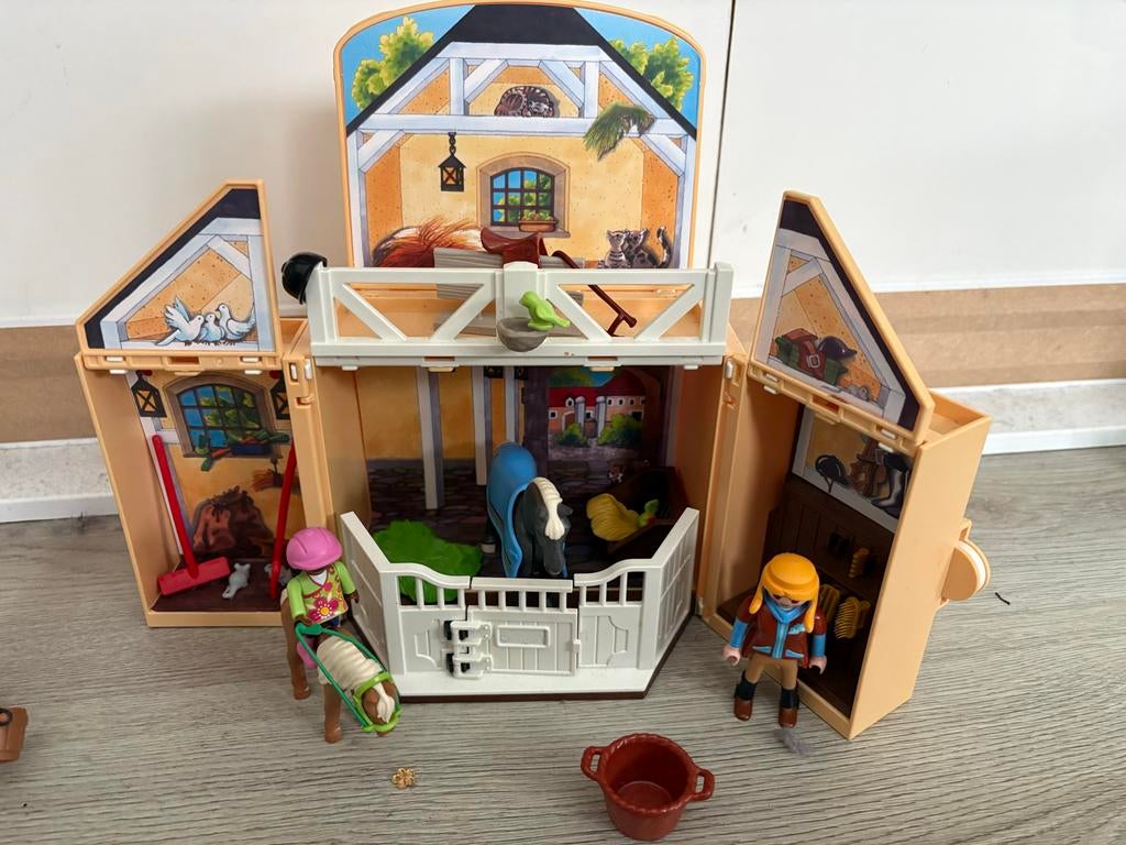 Paardenstal - niet compleet, Ophalen of Verzenden, Gebruikt, Poppenhuis