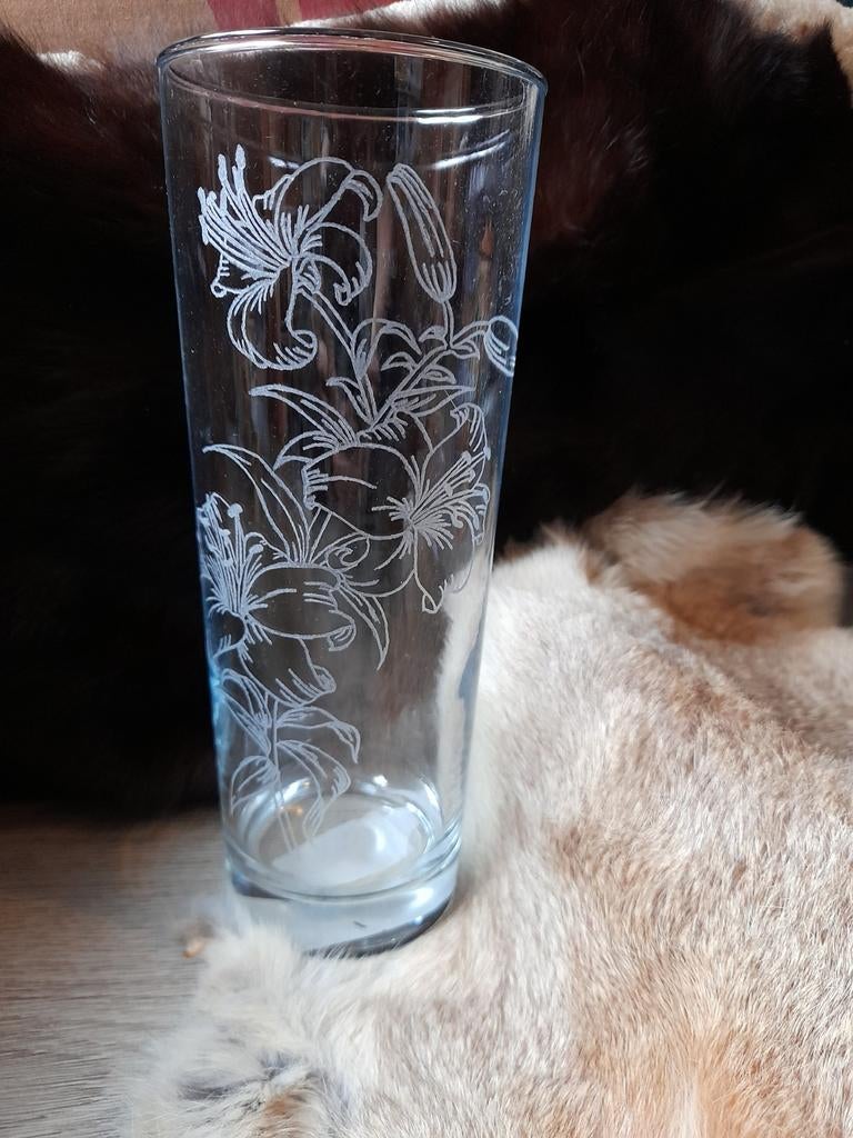 Hanggegraveerde bloemen vaas, Ophalen of Verzenden, Gebruikt, Overige typen