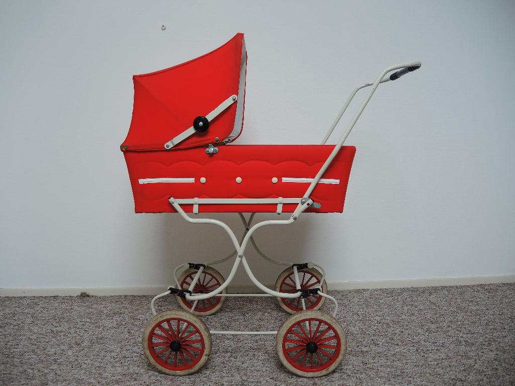 Rode vintage poppenwagen, Ophalen, Gebruikt, Babypop