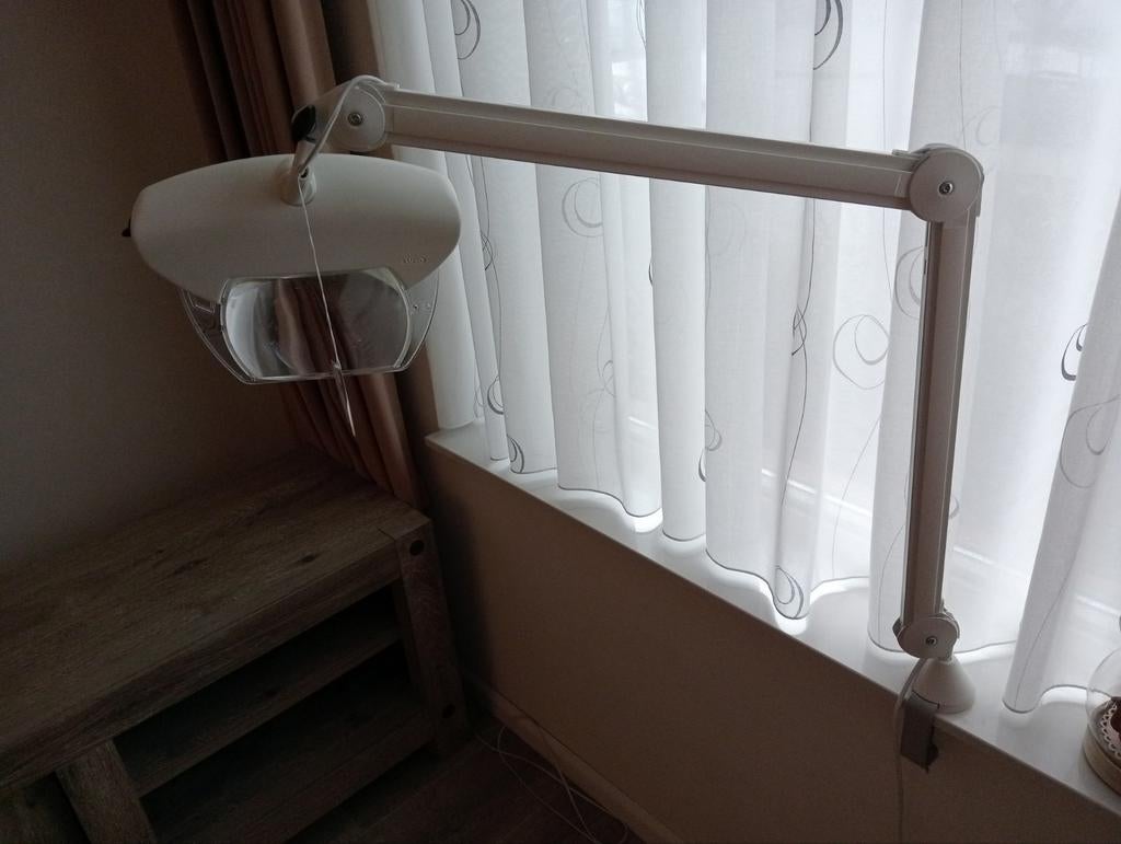 Loeplamp Luxo, Ophalen