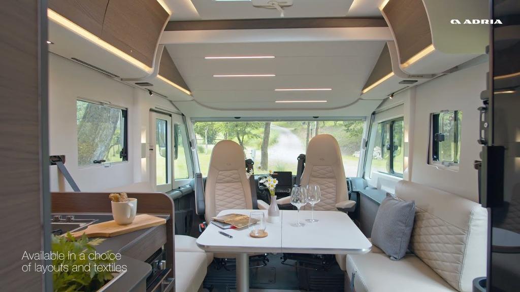 Te huur prachtige complete luxe CAMPER Euro6 van particulier, Caravans en Kamperen, Verhuur