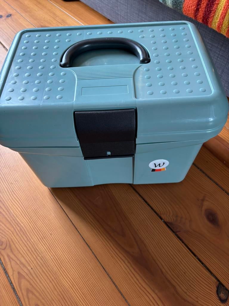 Horse Grooming Box (Waldhausen), Dieren en Toebehoren, Paarden en Pony's | Verzorgingsproducten, Ophalen, Zo goed als nieuw