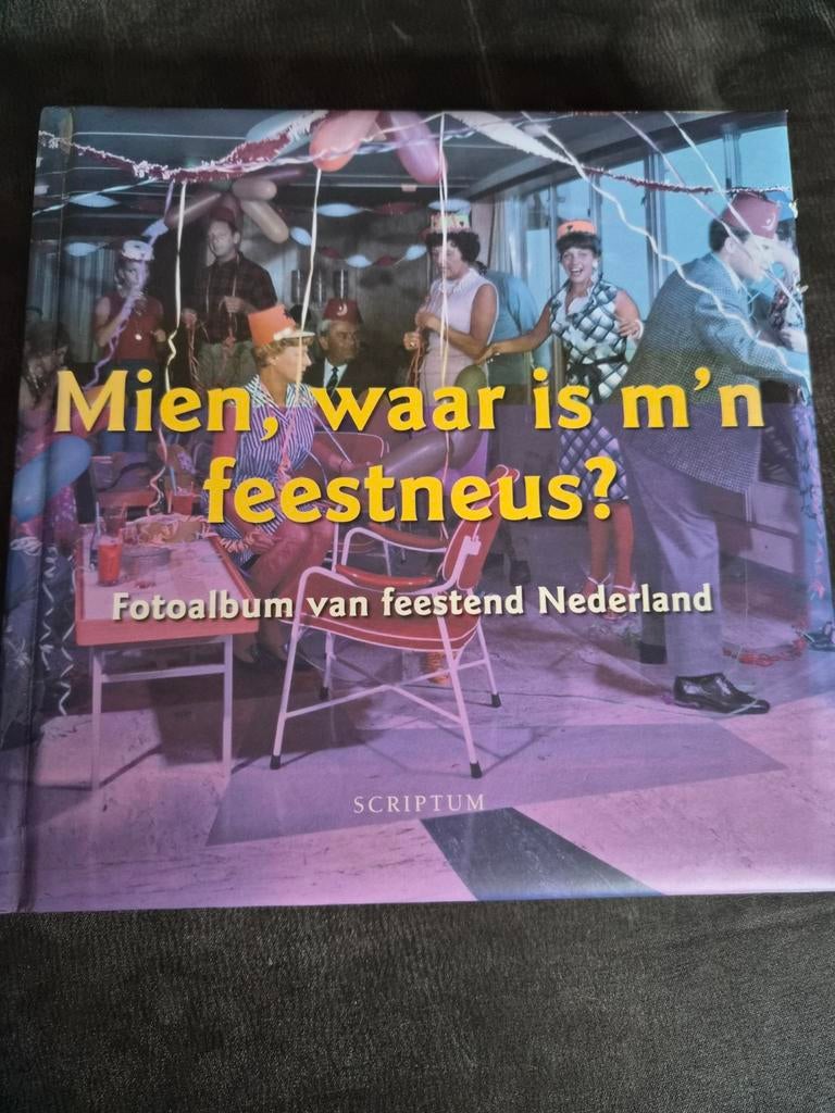 AFGEPRIJSD! Mien, waar is m'n feestneus? - Fotoalbum, Ophalen of Verzenden, Zo goed als nieuw, Overige onderwerpen