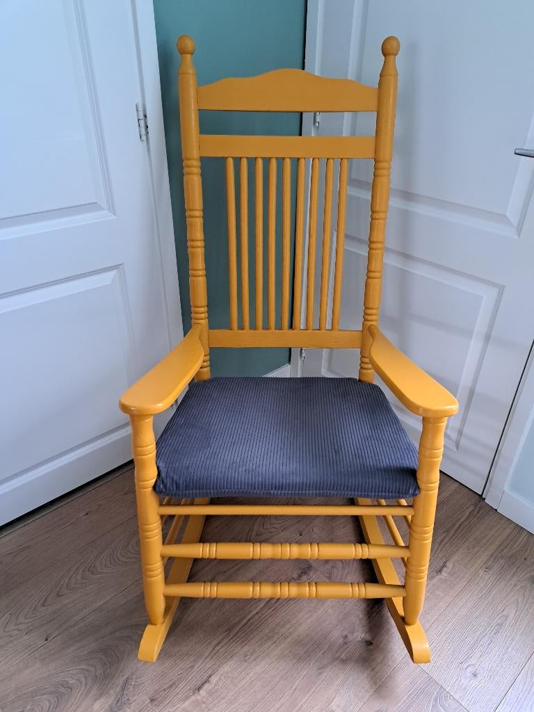 Te koop: een mooie schommelstoel okergeel, Ophalen, Gebruikt, Overige kleuren, Eén