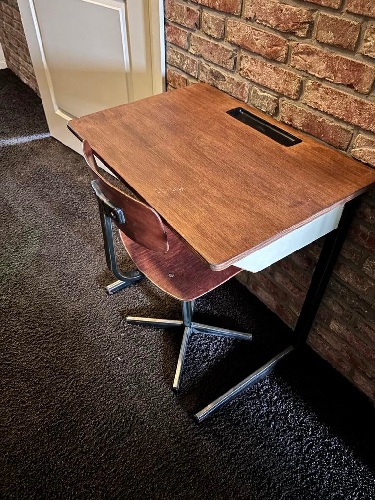 Nostalgisch Kinderbureau met Stoel, Ophalen, Gebruikt