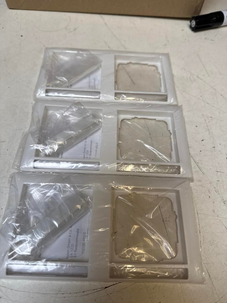 Gira creme dubbele afdekplaat met tekstvenster, Ophalen of Verzenden, Nieuw