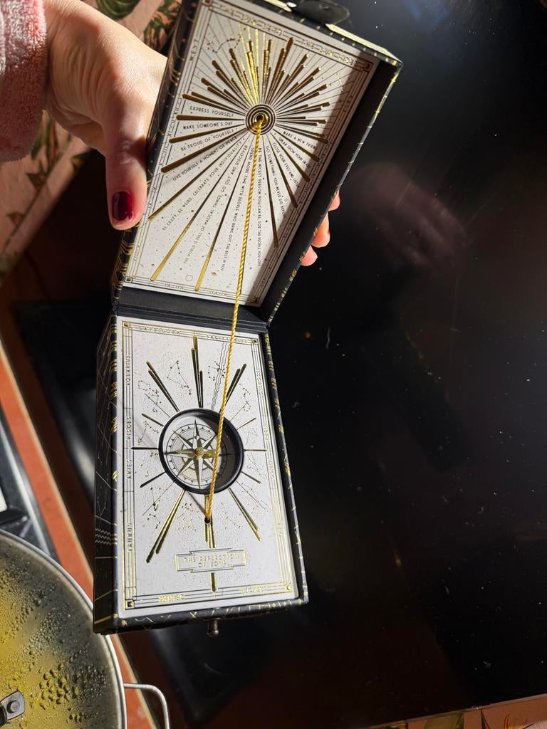 Tomorrowland Collectable Box - Zonnewijzer & Kompas, Verzamelen, Ophalen of Verzenden