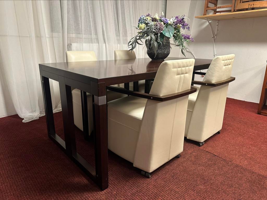 Schuitema decoforma eethoek tafel en 4 Cason stoelen, Ophalen, Zo goed als nieuw, 4 tot 6 stoelen
