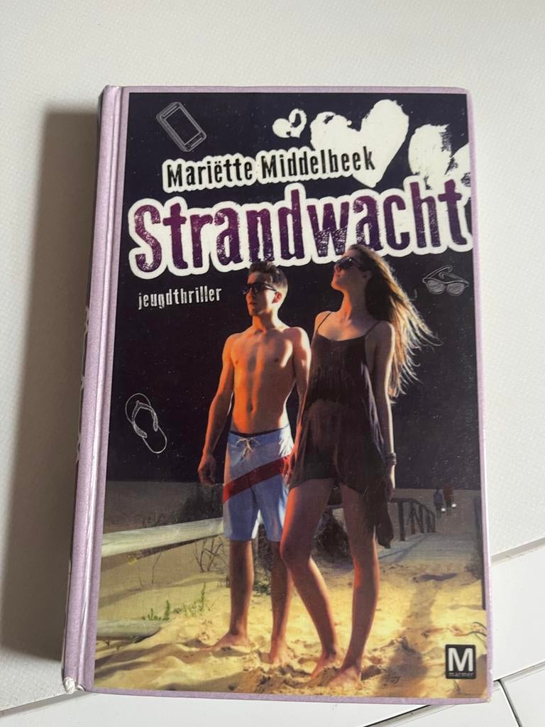 Strandwacht - Mariëtte Middelbeek, Boeken, Thrillers, Gelezen, Nederland, Ophalen of Verzenden