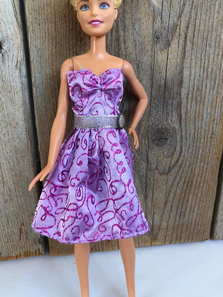 Barbie paarse feestjurk, Ophalen of Verzenden, Gebruikt, Barbie