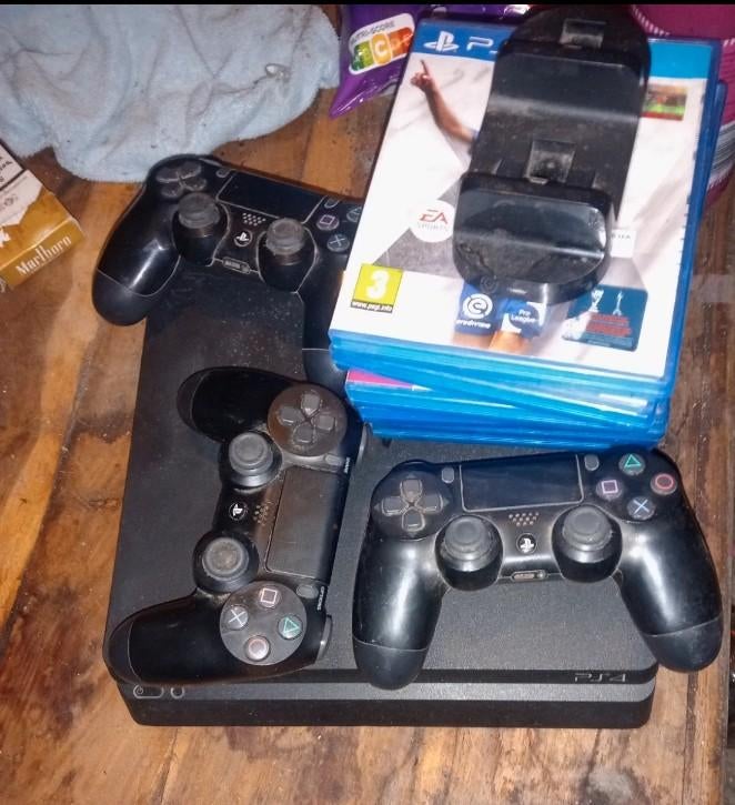 PS4 Slim 1TB + 3 Controllers + 7 Games, Ophalen of Verzenden, 1 TB, Met 3 controllers of meer, Slim
