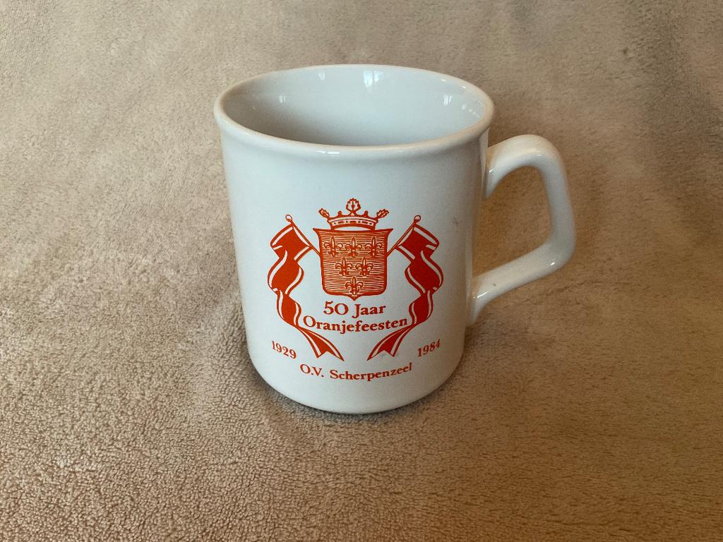 Beker Oranje Vereniging Scherpenzeel (1984), Verzamelen, Koninklijk Huis en Royalty, Ophalen of Verzenden, Zo goed als nieuw, Nederland
