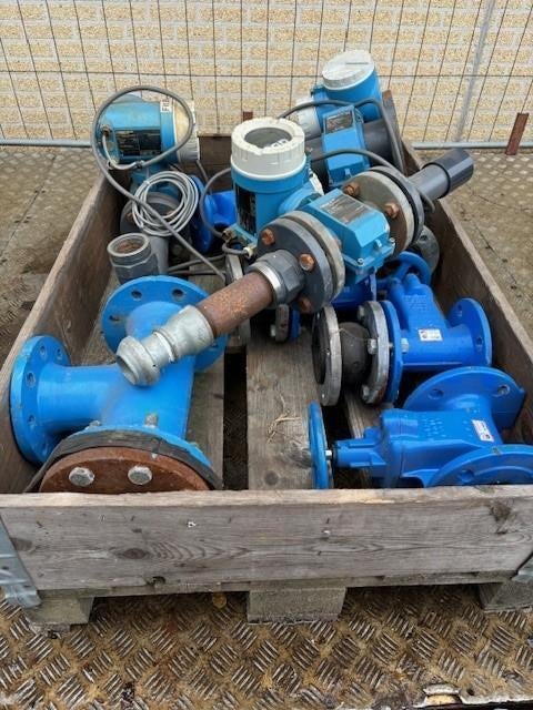 2183. Partij afsluiters / kranen / vlinderklep / kogelkraan, Ophalen, Zo goed als nieuw