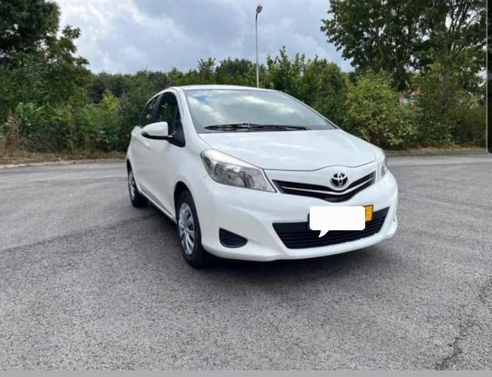 Toyota Yaris 1.0 12V Vvt-i 5DR 2012 Wit,AIRCO,CAMERA,MAP, Auto's, 527 kg, 40 €/maand, Wit, Origineel Nederlands