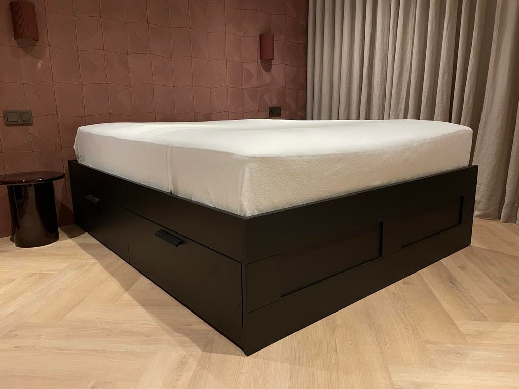 IKEA BRIMNES Bedframe Zwart - 160x200 cm - met 4 laden, Ophalen, Gebruikt, Zwart, Tweepersoons