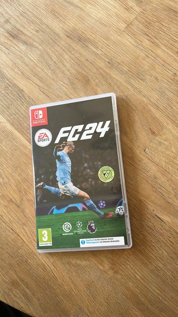 FC24, Ophalen, Gebruikt, Eén computer, 3 spelers of meer